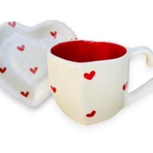 Taza de Cerámica con Forma de Corazón y Plato – Disponible en 3 Diseños: Rosa, Blanco-Beige o Negro Salpicado – Decorada con Corazones Rojos – 12 oz y 8 oz