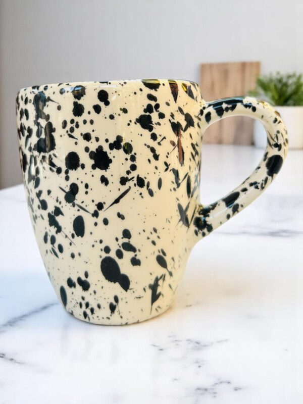 Set de 4 Tazas de Cerámica Artesanal de 500 ml  – Hechas y Pintadas a Mano – Tazas para Café, Té o Chocolate – Juego Elegante y Único (Negro) - Imagen 5