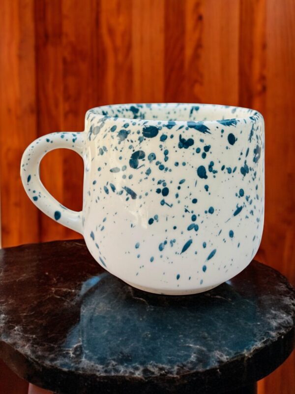 Set de 4 Tazas de Cerámica de 12 oz – Decorado Salpicado Azul – Diseño Artesanal Hecho a Mano – Estilo Moderno para Café, Té o Chocolate - Imagen 5