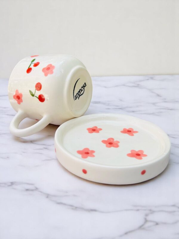 Taza de Cerámica con Plato – 12 oz – Diseños Artesanales: Frutas, Flores o Salpicado Moderno – Hecha a Mano – Taza para Café o Té con Platito Decorativo (Cerezas y Flores) - Imagen 6