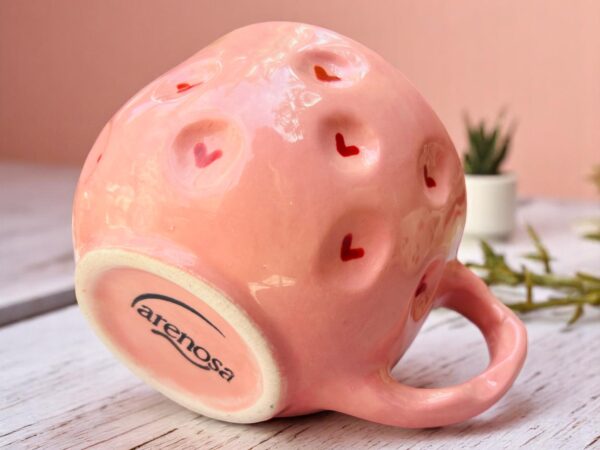 Taza Rosa con Corazones Texturizados – 17 oz – Taza Pintada a Mano para Café, Té o Chocolate – Diseño Romántico y Único